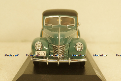 Ford De Luxe 1940, green/wood, 100 years Ford Motor Company, Minichamps 1:43