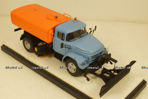 Зил-130 с кабиной Зил 131 КО-829 поливалка, KV мастерская 1:43