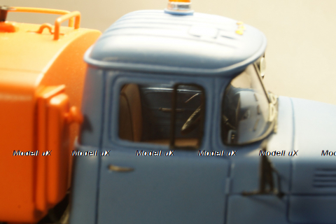 Зил-130 с кабиной Зил 131 КО-829 поливалка, KV мастерская 1:43