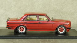 Mercedes 280Е W123 AMG , metallic-dark red 43311, NEO 1:43 