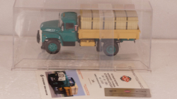 Зил-130 бортовой с грузом 1983 г. (Автоэкспорт), 113018, DiP Models 1:43