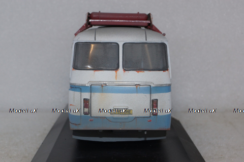 Лаз-696Н с газовыми баллонами бело-голубой, Improved Models 1:43