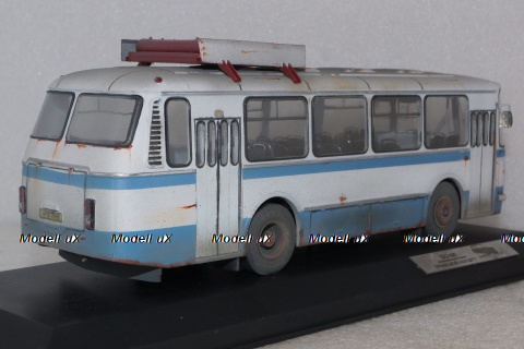 Лаз-696Н с газовыми баллонами бело-голубой, Improved Models 1:43