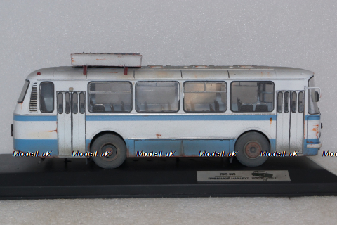 Лаз-696Н с газовыми баллонами бело-голубой, Improved Models 1:43