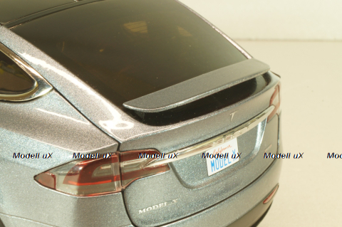 Tesla Model X 2016, light grey, LS-Collectibles 1:18