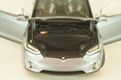 Tesla Model X 2016, light grey, LS-Collectibles 1:18