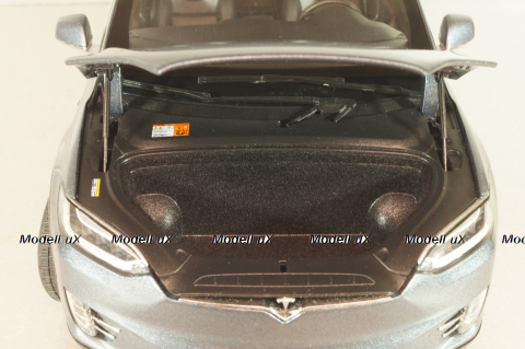 Tesla Model X 2016, light grey, LS-Collectibles 1:18