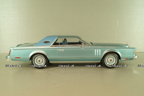 Lincoln Continental Mark V 1978, light blue, MGG18369, MCG 1:18