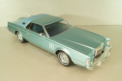 Lincoln Continental Mark V 1978, light blue, MGG18369, MCG 1:18