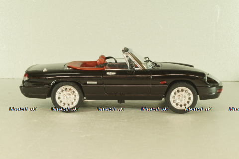 Alfa Romeo Spyder 1993, black, 330400, Universal Hobbies 1:18