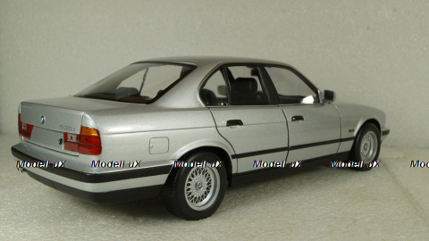 BMW 535I (E34) 1988 silver, 100024005 Minichamps, 1:18