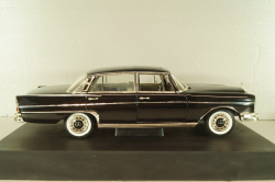 Mercedes-Benz 300 SE (W112) 1961, black, 08910, Revell 1:18