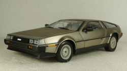 DeLorean DMC-12 1981, SunStar 1:18