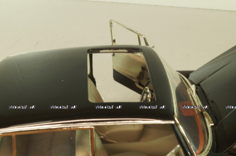 Mercedes-Benz 300 SE (W112) 1961, black, 08910, Revell 1:18