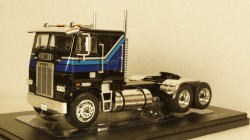 Freightliner FLA black/decor 1993, TR095, IXO 1:43