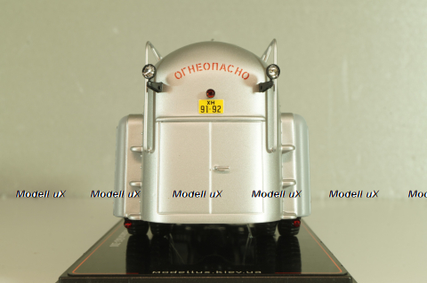 ТЗА-8-200 Аэрофлот, топливозаправочный автомобиль на шасси Яаз-200, завода "Красный молот" серый/серебристый, TR4833, TruckTyr 1:43