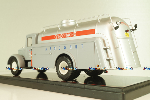 ТЗА-8-200 Аэрофлот, топливозаправочный автомобиль на шасси Яаз-200, завода "Красный молот" серый/серебристый, TR4833, TruckTyr 1:43