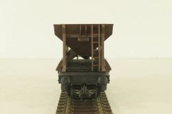 Вагон грузовой саморазгрузочный, 2-х осный, DR, эпоха III, brown, , 335, Kleinbahn 1:87 HO