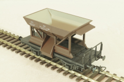 Вагон грузовой саморазгрузочный, 2-х осный, DR, эпоха III, brown, , 335, Kleinbahn 1:87 HO