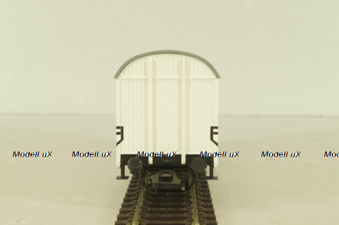 Вагон рефрижератор для морской рыбы, крытый грузовой (холодильник), 2-х осный DB, белый, HO, 46235, Roco 1:87