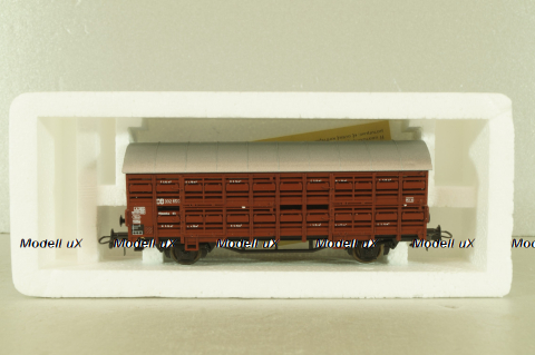 Вагон для перевозки животных "скотовоз", 2-х осный DB, коричневый, HO, 46035, Roco 1:87