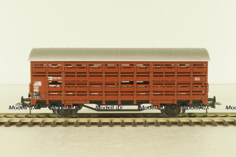 Вагон для перевозки животных "скотовоз", 2-х осный DB, коричневый, HO, 46035, Roco 1:87