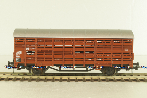 Вагон для перевозки животных "скотовоз", 2-х осный DB, коричневый, HO, 46035, Roco 1:87