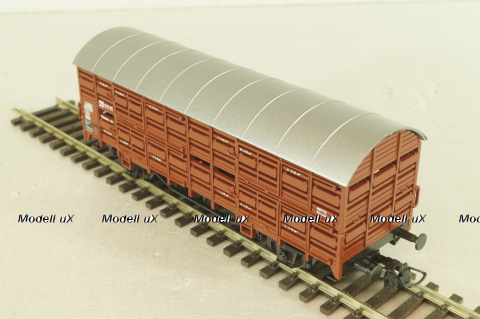 Вагон для перевозки животных "скотовоз", 2-х осный DB, коричневый, HO, 46035, Roco 1:87