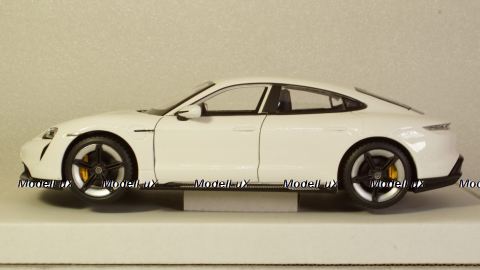 Porsche Taycan Turbo S, white, Burago 1:24
