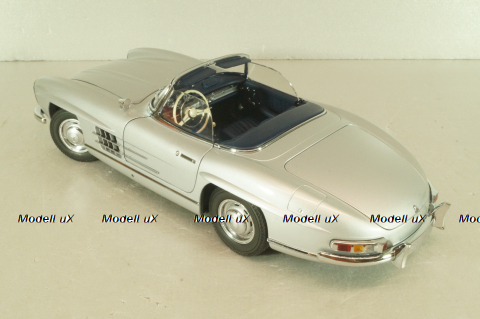 Mercedes-Benz 300SL Roadster (W198) 1957, silver, ‎180039030, Minichamps 1:18