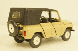 Уаз-469 А34, бежевый,Тантал/Радон 1:43