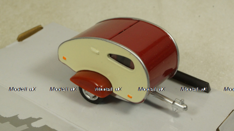 Caravan I burgundy / creamy white, Cararama 1:43