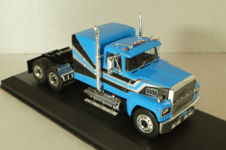 Ford LTL-9000 tractor 1978, blue with black strips, TR023, IXO 1:43