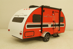 Прицеп Winnebago 1710 Winnie Drop Roulotte 2016, 18450B, Greenlight 1:24