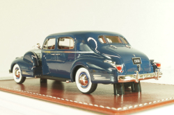 Cadillac V16 Series 90 town sedan 1938, dark blue, GIM004A, GIM 1:43