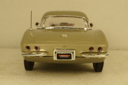 Chevrolet Corvette 1961 silver grey, AMM1151, AutoWorld 1:18