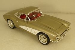 Chevrolet Corvette 1961 silver grey, AMM1151, AutoWorld 1:18