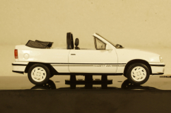 Chevrolet Kadett GSI Conversivel, white 1992, Altaya 1:43