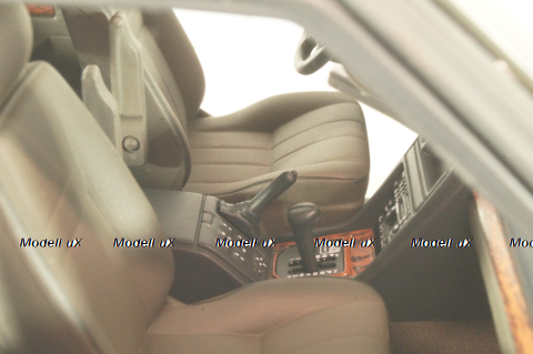 Range Rover 4.6 HSE (P38) 1994, silver, 087454, Auto Art 1:18 Уценка!