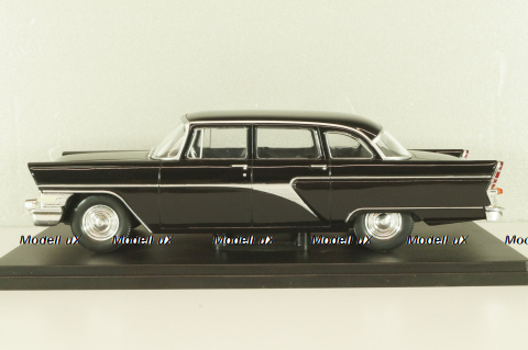 Газ-13 Чайка, черная, WB124080, WhiteBox 1:24 Уценка!