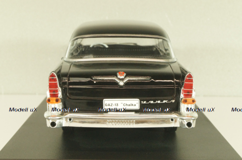 Газ-13 Чайка, черная, WB124080, WhiteBox 1:24 Уценка!