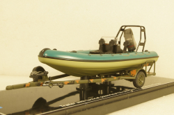 Mercedes ML320 W163 1998 with powerboat Ukraine Territorial Defense Forces (Mykolaiv 2022), TruckTyr 1:43