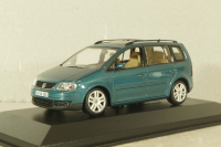 Volkswagen Touran 2003, light green, Minichamps 1:43