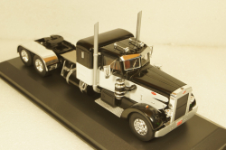 Peterbilt 350 towing vehicle 1952 black/white, TR114, IXO 1:43
