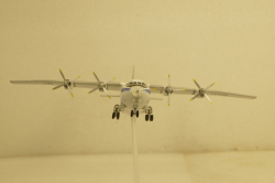 АН-12 Антонов Україна, Herpa 1:200