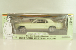 Ford Mustang 1967, light green 13663, Greenlight 1:18