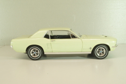 Ford Mustang 1967, light green 13663, Greenlight 1:18