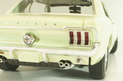 Ford Mustang 1967, light green 13663, Greenlight 1:18
