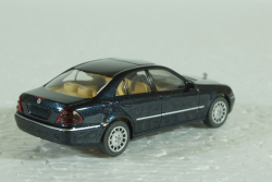 Mercedes E320 W211, dark blue, Wiking 1:87