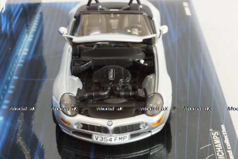 BMW Z8 (E52) 1999 James Bond  007 "World is Not Enough", silver, 436028730, Minichamps 1:43 Уценка!